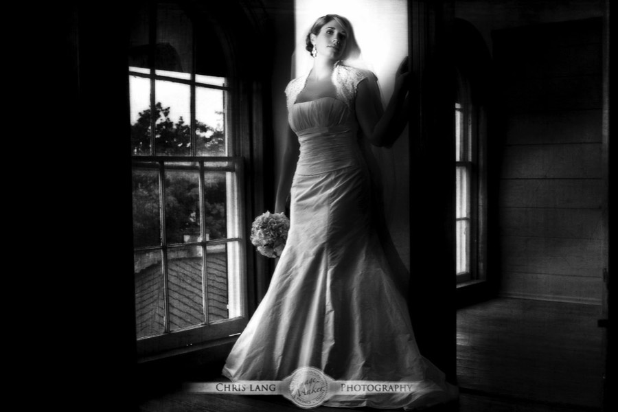 Fine-Art-Bridal-Photography-in-Black-and-White-Pictures-Ideas-and-Inspiration-Wilmington NC Wedding Photographers-Bellamy Mansion