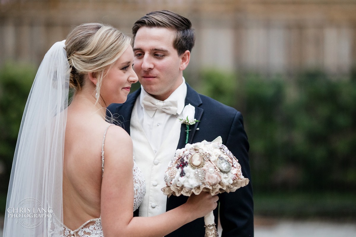 Wedding picture of bride & groom in the courtyard at Brooklyn Arts Center - brooklyn arts center - weddings - wedding venue -  wedding photo - ideas - wilmington nc - chris lang photography 