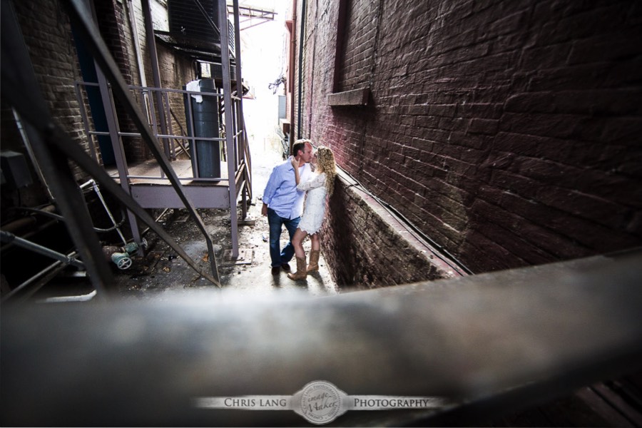 Wilmington-NC-Engagement-Photography-Lifestyle Engagment Session-Picture-Ideas-Inspiration-Picture in Downtown Alley