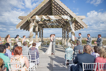 wedding picture at he Shoals Club on Bald Head Island.  