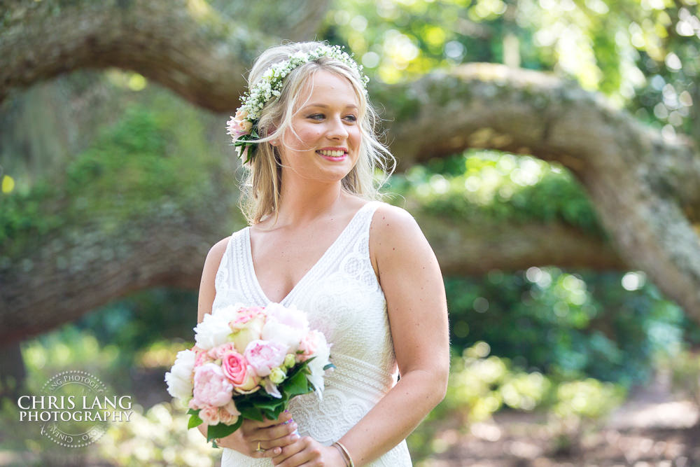 bride with boquet - airlie gardens - brides - photos - wedding dress - bridal ideas - wedding day - wilmington nc wedding photography