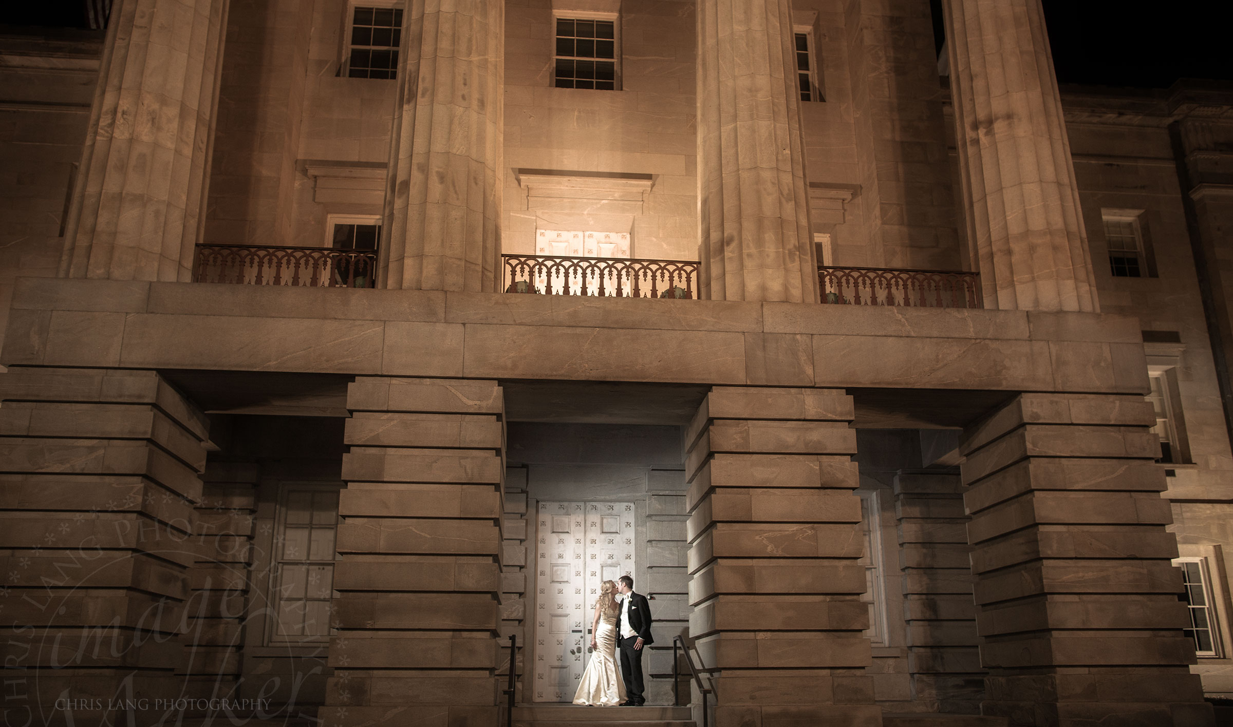 Night time Wedding Photo | Bride & Groom Pictures | Wedding Picture Ideas | Wedding Style & Trends | Wilmington NC Wedding Photographer